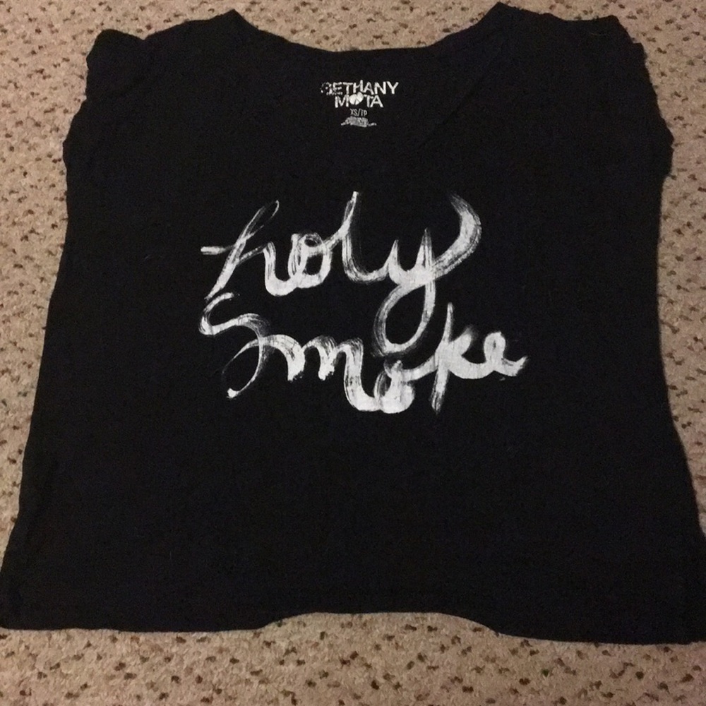 Black V-neck Bethany Mota tee shirt